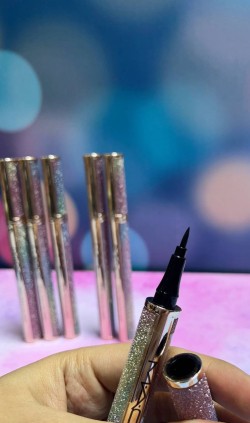 خط چشم ماژیکی ضدآب مک m.a.c waterproof eye liner